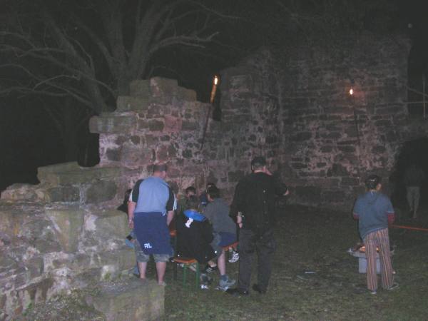 lagerfeuer Ruineninnerem.jpg